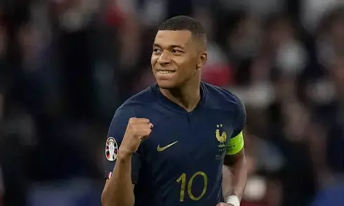 2700 கோடி ரூபாய் டீல்: சவுதி அணியை சந்திக்கும் வாய்ப்பை நிராகரித்த எம்பாப்வே