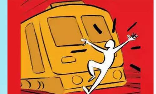 ரெயில் மோதி முதியவர் பலி