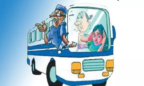 புழுதி பறக்கும் பழைய பஸ் நிலையத்தால் பயணிகள் அவதி