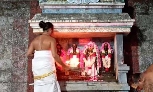 கழுமலைநாதர்கோவிலில் சுந்நரருக்கு குருபூஜை விழா