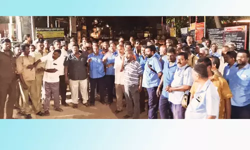 போக்குவரத்து ஊழியர்கள் ஆர்ப்பாட்டம்