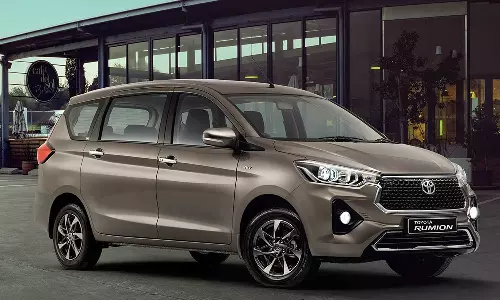 டொயோட்டாவின் எர்டிகா வெர்ஷன் - விரைவில் இந்தியா வரும் லோ-பட்ஜெட் 7 சீட்டர்!