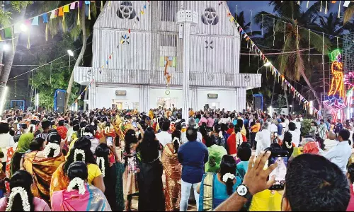 தென்தாமரைகுளம் புனித பனிமய அன்னை ஆலய திருவிழா கொடியேற்றத்துடன் தொடங்கியது