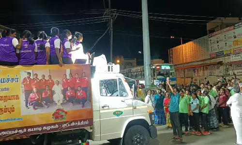 முதல்-அமைச்சர் கோப்பைக்கான போட்டி: ஒட்டன்சத்திரம் திரும்பிய கபடி வீராங்கனைகளுக்கு வரவேற்பு