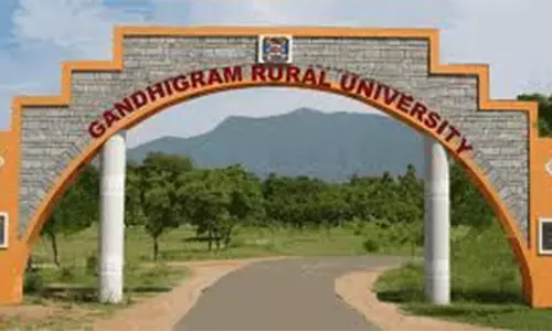 வெளிநாட்டில் நடக்கும் மாநாட்டில் பங்கேற்கும் காந்திகிராம மாணவர்கள்
