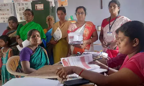 காஞ்சிபுரத்தில் மகளிர் உரிமைத்தொகை விண்ணப்பம் பதிவு முகாமில் எம்.எல்.ஏ. ஆய்வு