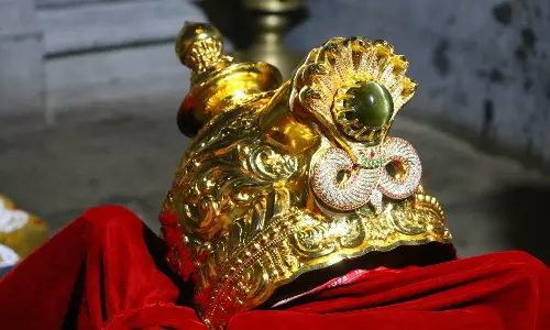 வேலூர் தங்க கோவிலில் உள்ள சக்தி கணபதிக்கு உலகிலேயே பெரிய வைடூரிய கிரீடம்