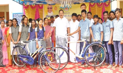 9,685 மாணவர்களுக்கு விலையில்லா சைக்கிள்கள்