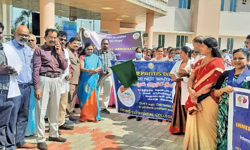 உலக ஹெபடைடிஸ் தினத்தையொட்டி நெல்லை அரசு பல்நோக்கு மருத்துவமனையில் விழிப்புணர்வு பேரணி- கருத்தரங்கம்