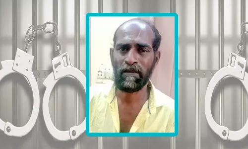 தென்காசியில் பிக்பாக்கெட் திருடனை மடக்கி பிடித்த பெண்கள்