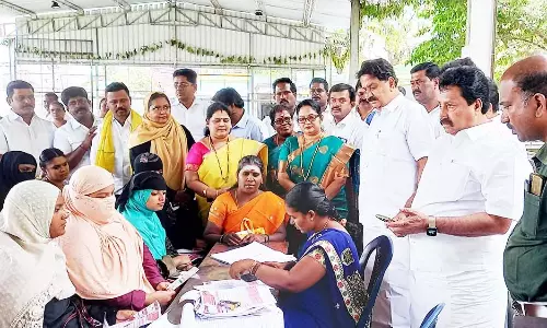 ரூ.25 லட்சத்தில் சமையல் அறை  கூடுதல் கட்டிடம் கட்ட பூமிபூஜை