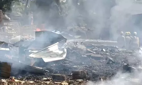 கிருஷ்ணகிரியில் பட்டாசு குடோனில் வெடிவிபத்து: 4 பேர் பலி