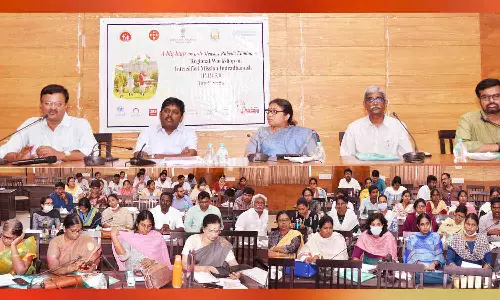 தடுப்பூசி செலுத்துவது குறித்து ஆலோசனை