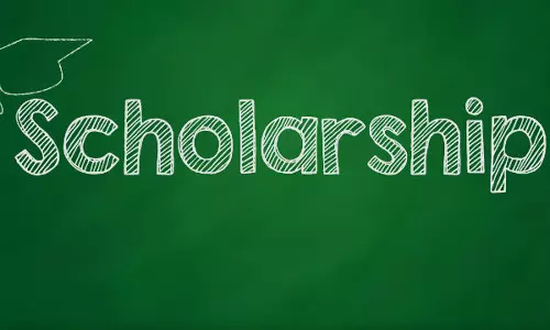 தேனி மாவட்டத்தில் நுழைவுத் தேர்வில் தேர்ச்சி பெற்ற மாணவர்களுக்கு உதவித்தொகை