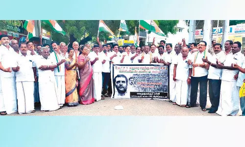 மணிப்பூர் சம்பவத்தை கண்டித்து காங்கிரசார் ஆர்ப்பாட்டம்