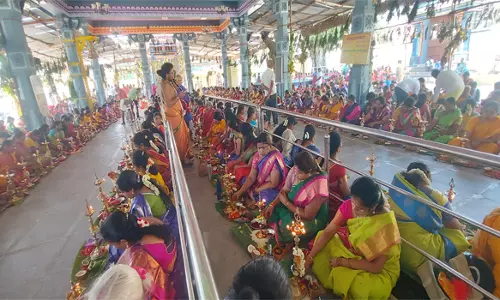 பெரிய மாரியம்மன் கோவிலில் திருவிளக்கு பூஜை