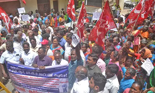 விவசாய தொழிலாளர் சங்கத்தினர் பேரணி- ஆர்ப்பாட்டம்