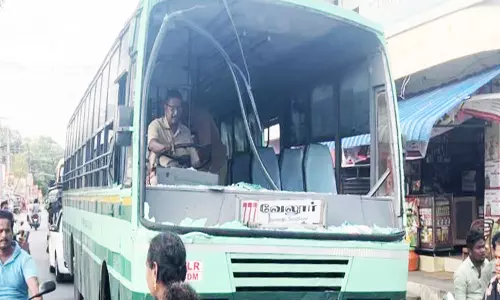 அரசு பஸ் கண்ணாடி உடைப்பு