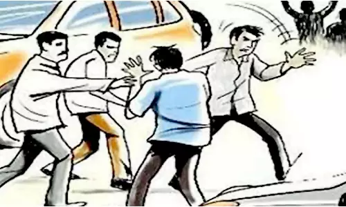 இரு தரப்பினர் மோதல்: 7 பேர் மீது வழக்கு