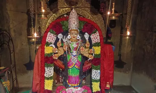 காமாட்சியம்மன் கோவிலில் சிறப்பு பூஜை