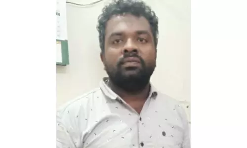 வாகனங்களின் பேட்டரி- உதிரி பாகங்கள் திருடிய பட்டதாரி வாலிபர் கைது