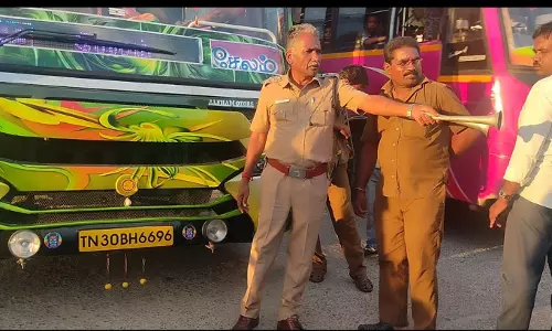பஸ்களில் அதிக ஒலி எழுப்பிய 10 ஏர் ஹாரன்கள் பறிமுதல்