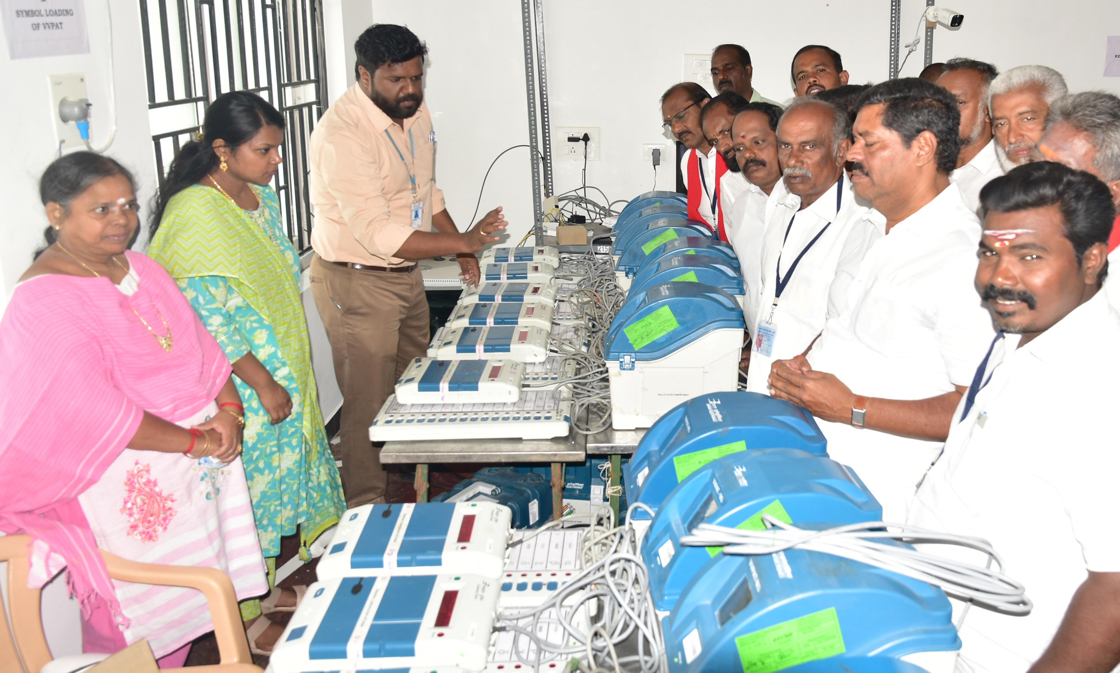 புதுக்கோட்டையில் மாதிரி வாக்கு பதிவு