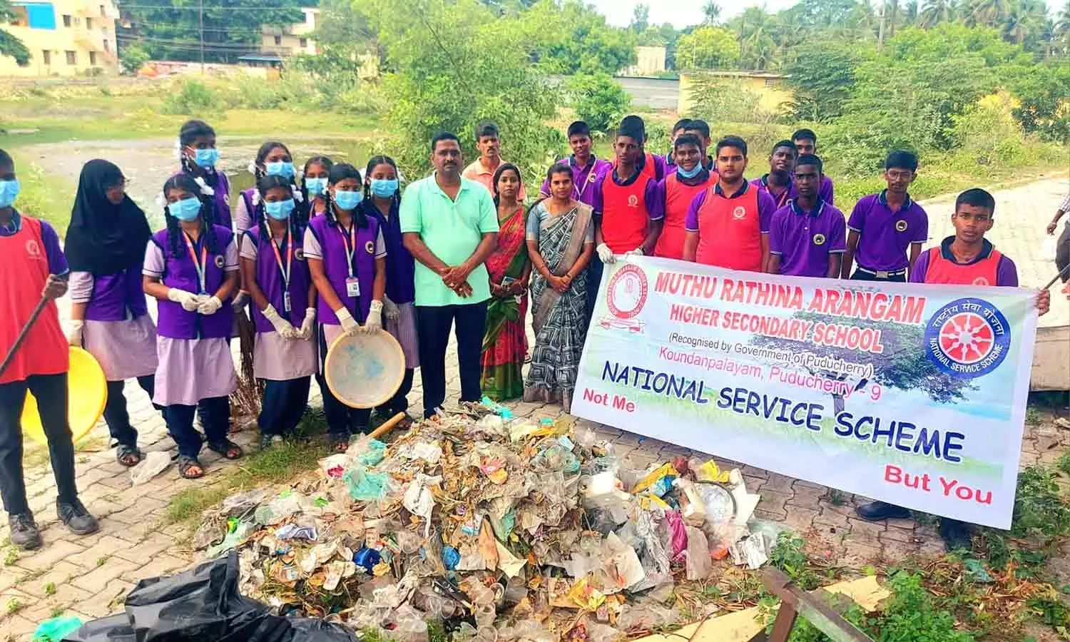 1- டன் பிளாஸ்டிக் கழிவுகளை அகற்றிய என்.எஸ்.எஸ். மாணவர்கள் 1- டன் பிளாஸ்டிக் கழிவுகளை அகற்றிய என்.எஸ்.எஸ். மாணவர்கள்