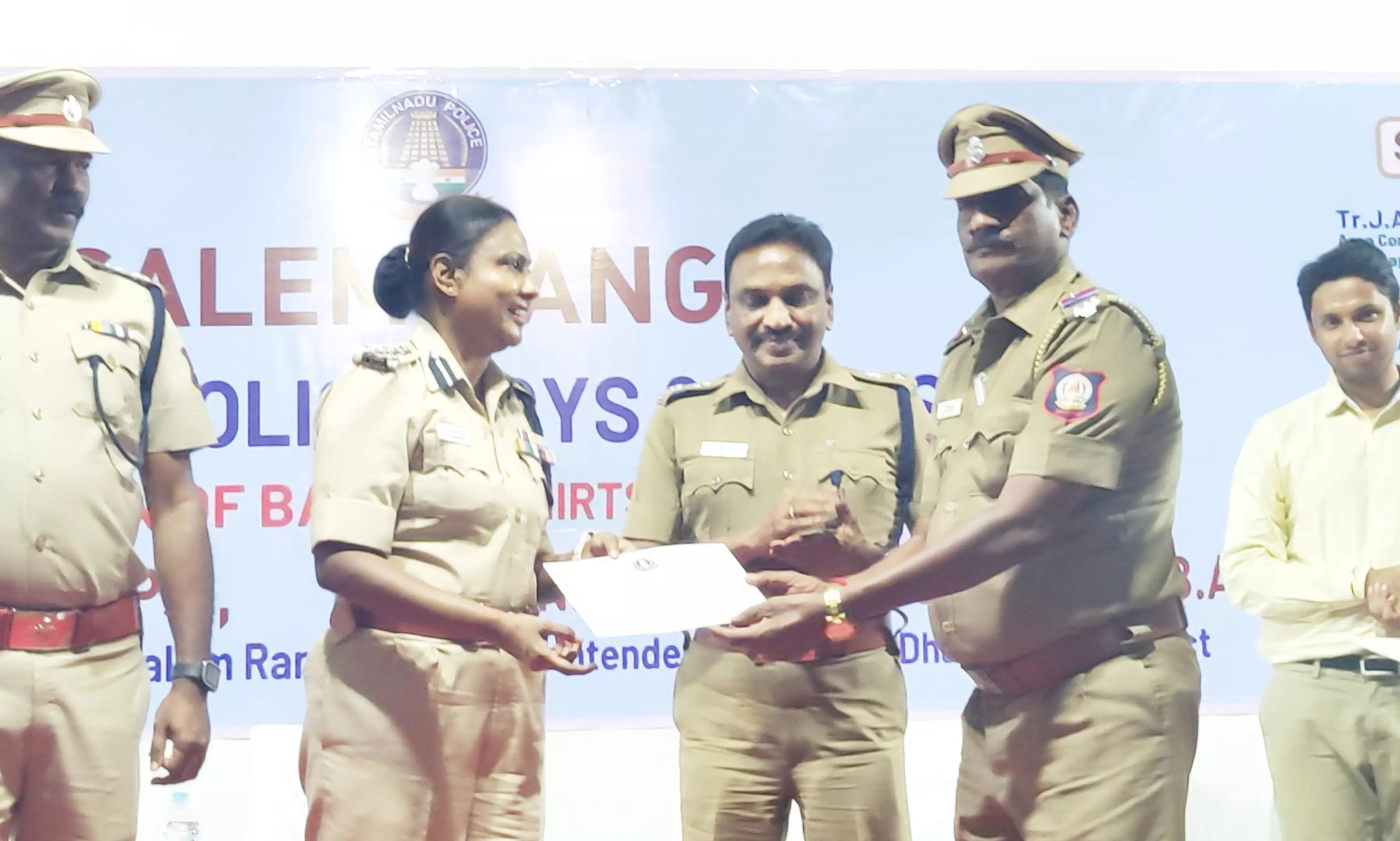 தருமபுரியில் சிறார்,சிறுமிகளுக்கு கலந்துரையாடல் நிகழ்ச்சி தருமபுரியில் சிறார்,சிறுமிகளுக்கு கலந்துரையாடல் நிகழ்ச்சி