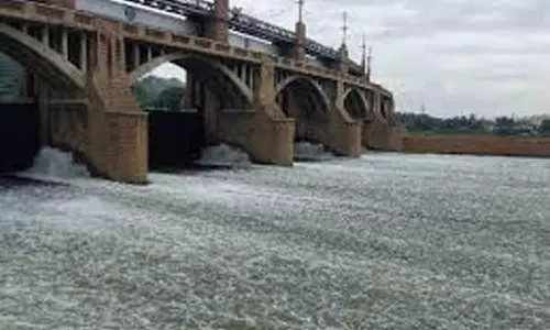 கர்நாடகாவில் தண்ணீர் திறப்பு குறைப்பு: மேட்டூர் அணைக்கு நீர்வரத்து 13 ஆயிரம் கன அடியாக குறைந்தது