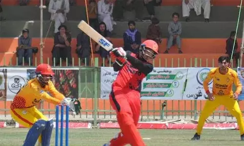 ஒரு ஓவரில் 7 சிக்சர்.. மொத்தம் 48 ரன்கள்: சாதனை படைத்த ஆப்கானிஸ்தான் வீரர்