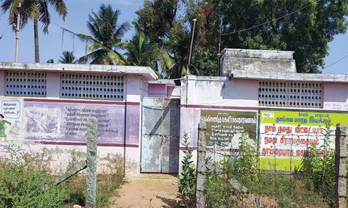 சங்ககிரி அருகே சுகாதார வளாகத்திற்கு பூட்டு