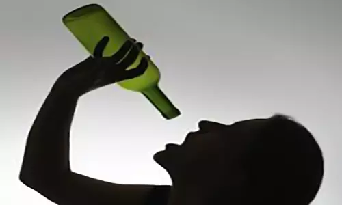 நாகர்கோவில் ரெயில் நிலையத்தில் குடிபோதையில் ரகளை செய்த பெண்