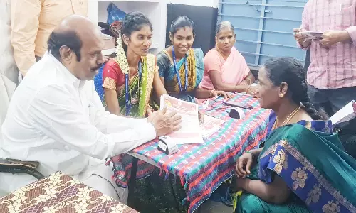 ரூ.1000 உரிமை தொகை கொடுப்பது யார்?