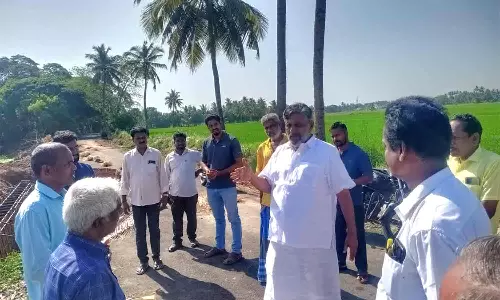 படுகை அணை கட்டுமான பணியை மழைகாலத்திற்குள் முடிக்க வேண்டும்