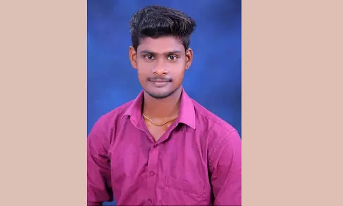 புவனகிரி அருகே அடையாளம் தெரியாத வாகனம் மோதி தவில் வாசிப்பவர் பலி