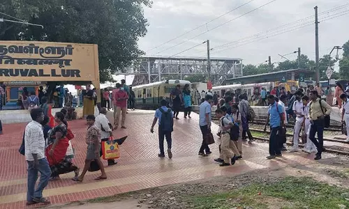 திருவள்ளூர் ரெயில் நிலையத்தில் ரெயில்வே சுரங்கப்பாதை பயன்பாட்டுக்கு வராததால் விபத்தில் சிக்கும் பயணிகள்