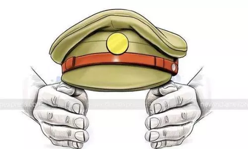 செஞ்சி அருகே மலைப்பகுதியில் இருந்த சாராய ஊறல் அழிப்பு