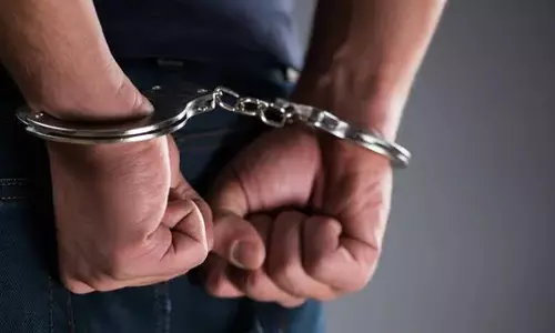 சட்டவிரோதமாக மது விற்ற 3 பேர் கைது