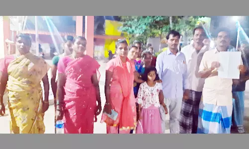 5 குடும்பத்தினர் ஊரை விட்டு ஒதுக்கி வைப்பு