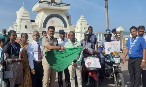 மாநில அளவிலான மக்கள் நலத் திட்ட இருசக்கர வாகன விழிப்புணர்வு பயணம்