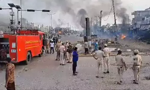 கலவரம் எதிரொலி - அரியானாவின் குருகிராமில் பள்ளி, கல்லூரிகளுக்கு இன்று விடுமுறை