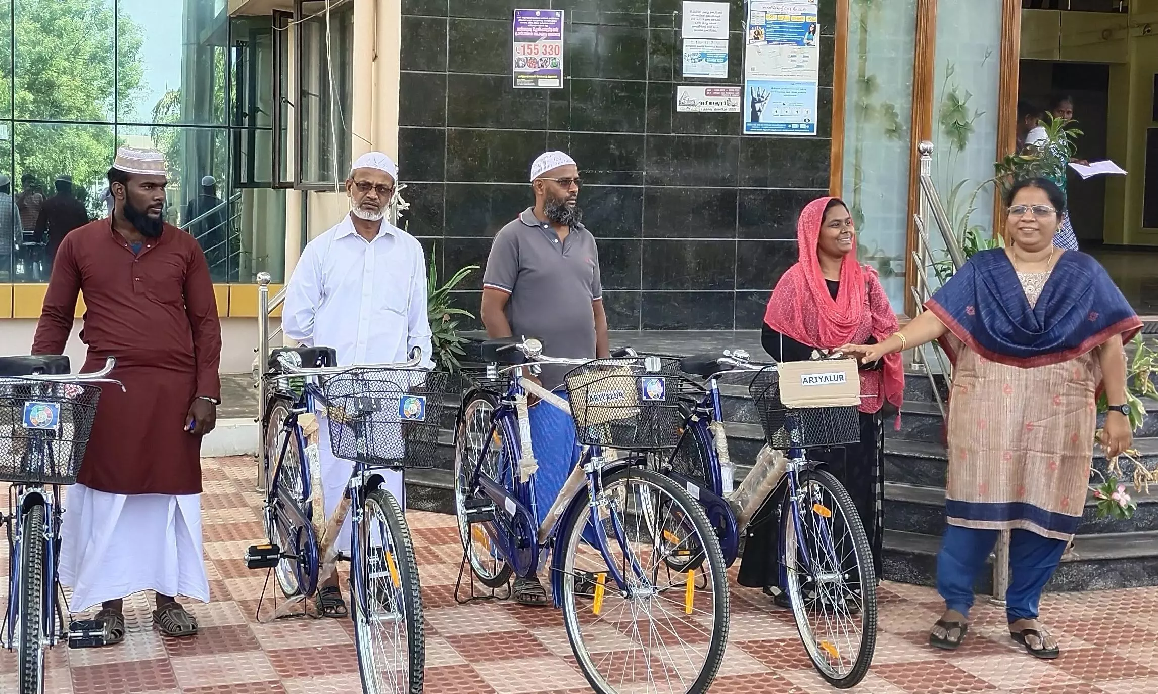 6 பயனாளிகளுக்கு விலையில்லா மிதிவண்டி 6 பயனாளிகளுக்கு விலையில்லா மிதிவண்டி