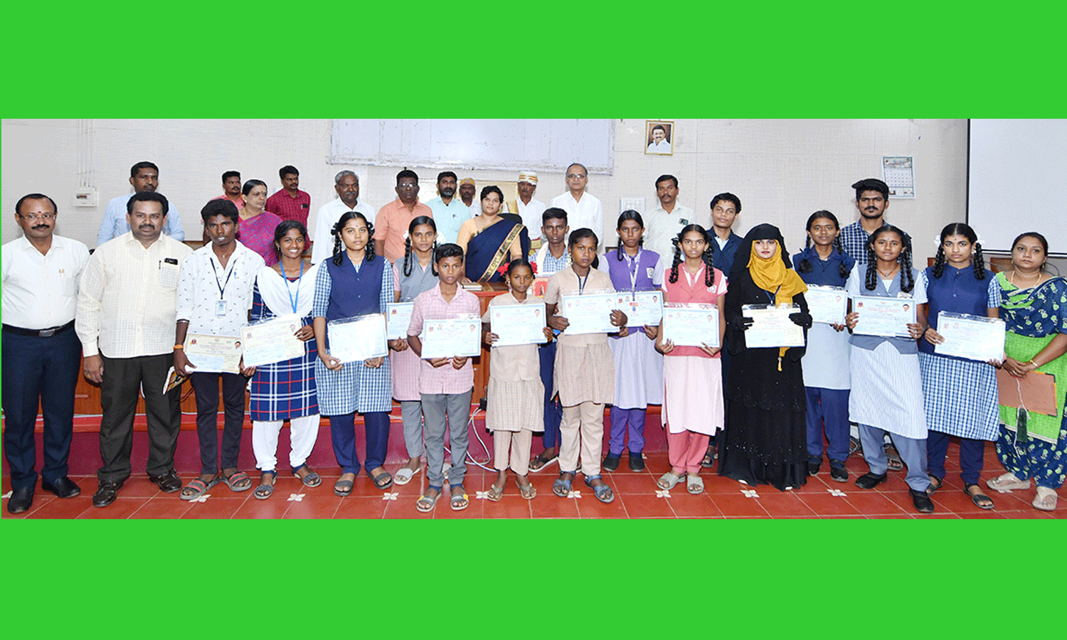 ரூ.8 லட்சம் மதிப்பில் நலத்திட்ட உதவிகள் ரூ.8 லட்சம் மதிப்பில் நலத்திட்ட உதவிகள்