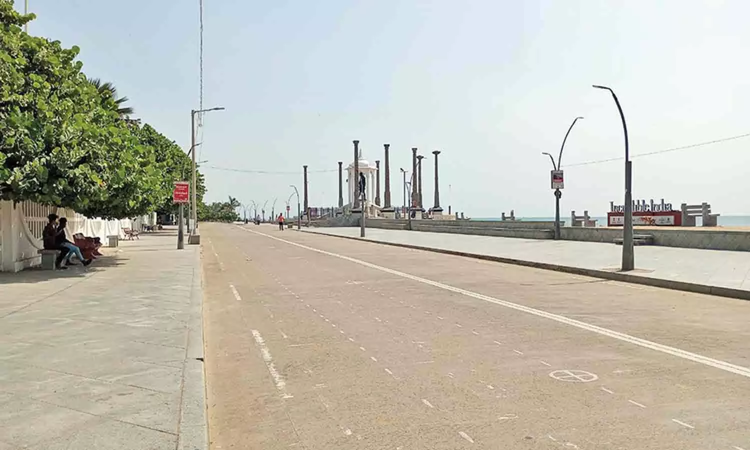 புதுவையில் சுட்டெரிக்கும் வெயில்