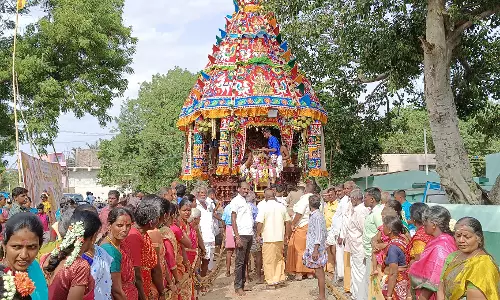 மகா மாரியம்மன் கோவில் தேரோட்டம்