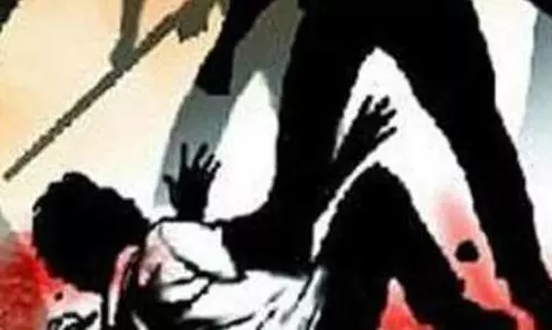 ஊராட்சி மன்ற தலைவரை தாக்கிய தொழிலாளி