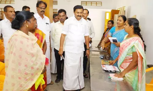 மகளிர் உரிமைத்திட்டத்தின் கீழ் 3 லட்சத்து 59 ஆயிரம் விண்ணப்பங்கள் பதிவு - அமைச்சர் மு.பெ.சாமிநாதன் நேரில் ஆய்வு