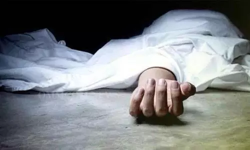 நண்பர்களுடன் குடித்த வாலிபர் தூக்கிட்டு தற்கொலை