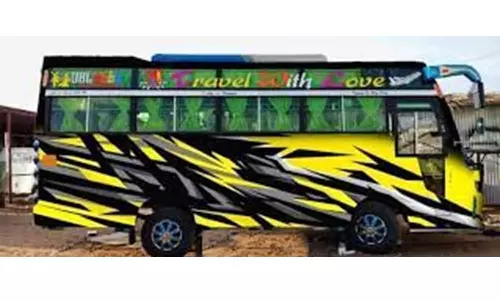 தஞ்சையில் நிறுத்தி வைக்கப்பட்டிருந்த டூரிஸ்ட் வேன் திருட்டு